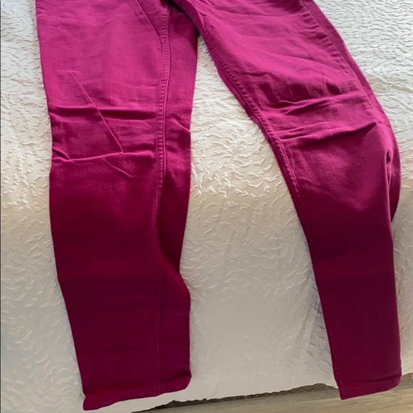 Burgundy Levi Jeans - Picture 3 of 5